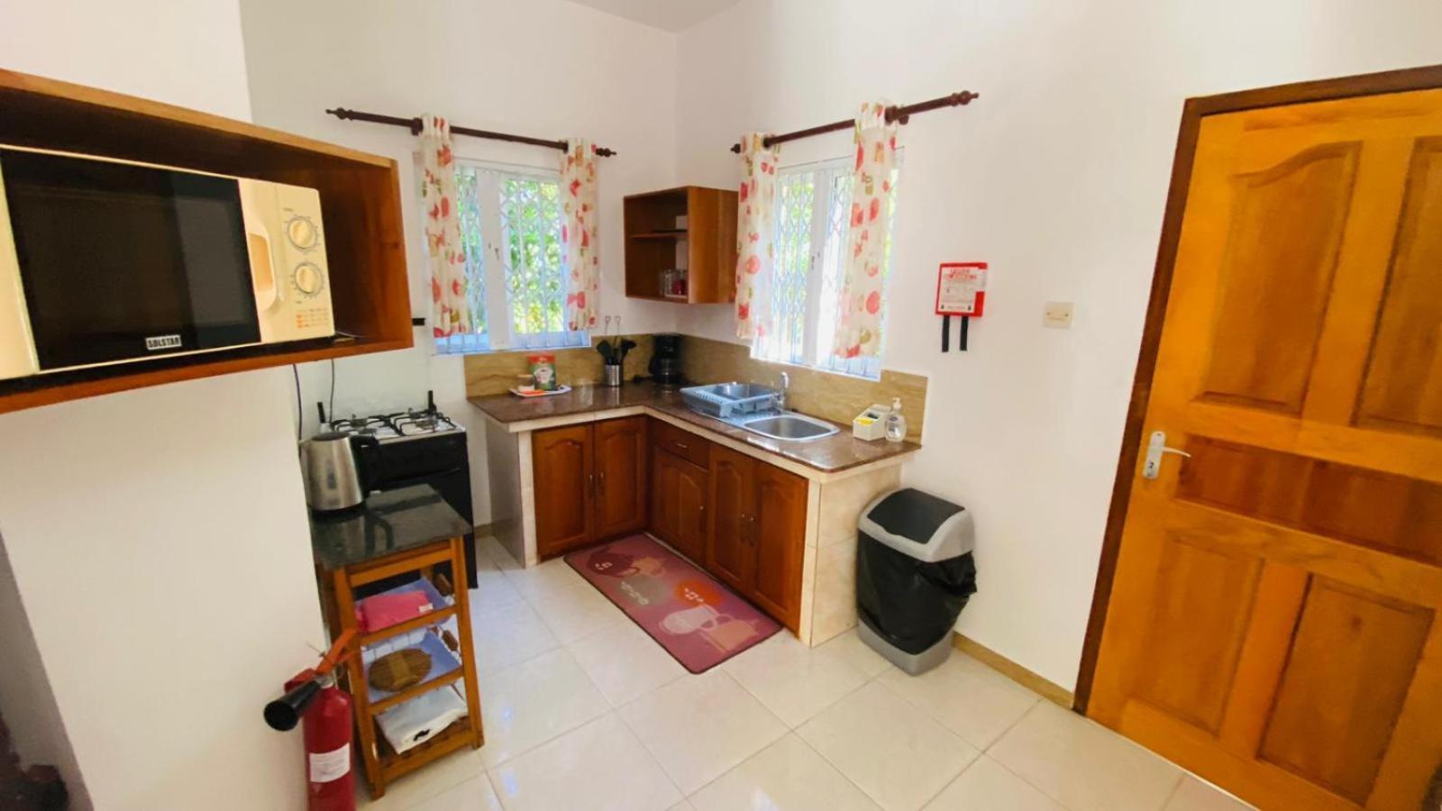 Josies Cottage Beau Vallon  Exteriör bild