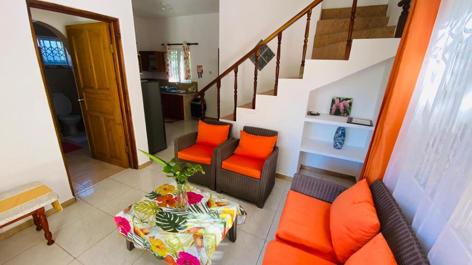Josies Cottage Beau Vallon  Exteriör bild